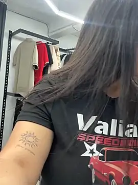 Chatroom XXX en direct de Miss_Bella_Flame