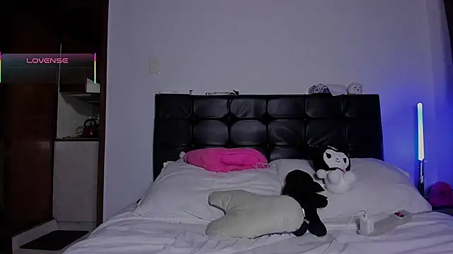 mango-shake's Live XXX Chat