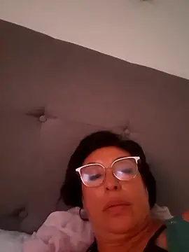 katysquirtdirty élő XXX-chatje