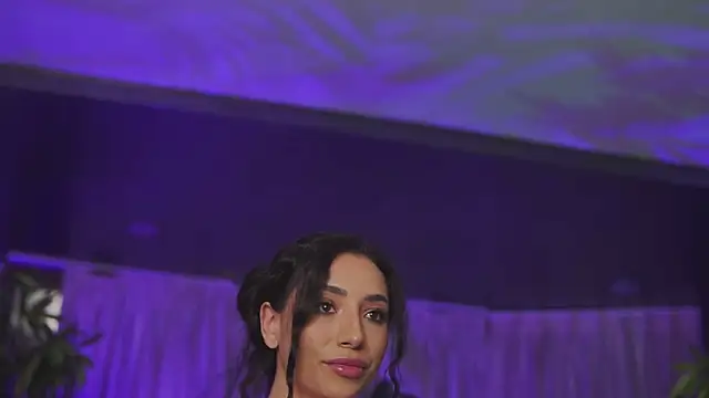 GinaValentinna Chat XXX live