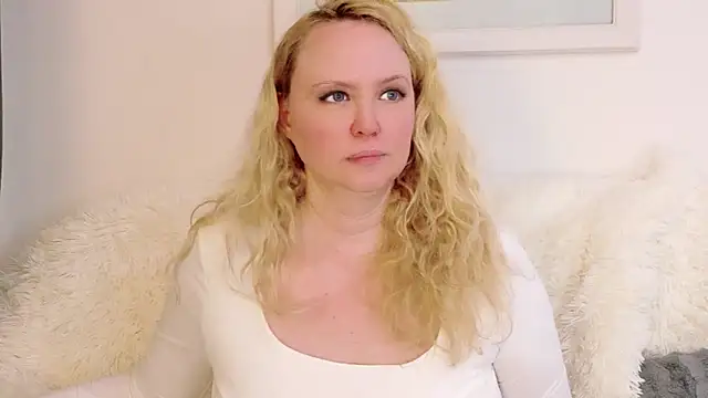 Sarah4you Live XXX Chat