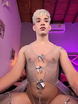 Show de Cherry_zayden_ na webcam