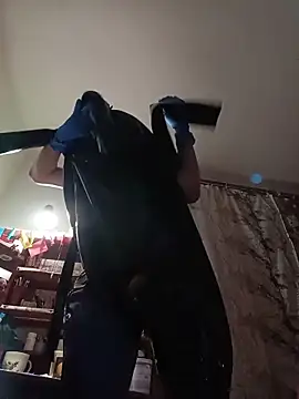 RubberFetischem: διαδικτυακό σόου στην κάμερα