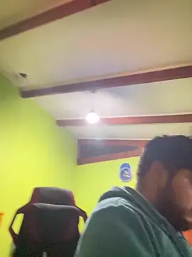 Show modela SpritzedManakin na web-kameri