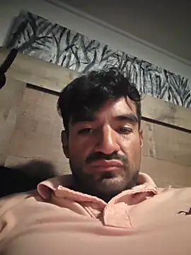 Show modela piggylatino na web-kameri