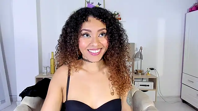 Chat XXX en directo de Zoe_Gruber