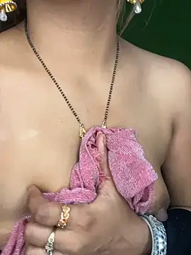 Chat XXX en directo de CUTI-NAINA