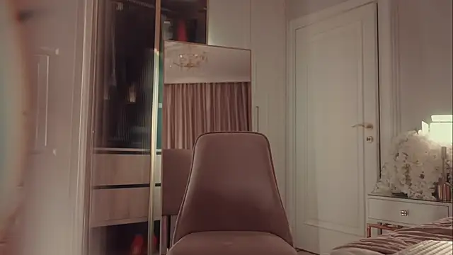 MilaDYstarlight Adlı Modelin Canlı XXX Sohbeti