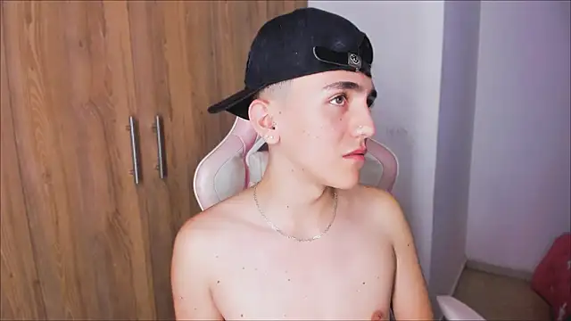 irvin_keyes_1: διαδικτυακό σόου στην κάμερα