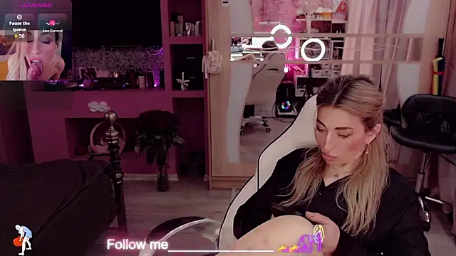 Chat XXX en directo de AnnieGOld_