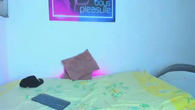 Pleasure_boys_hot Adlı Modelin Web Kamerası Şovu