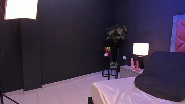 Chatroom XXX en direct de mia_milff