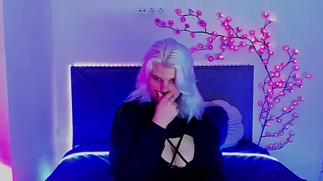 JoannLowe's Live XXX Chat