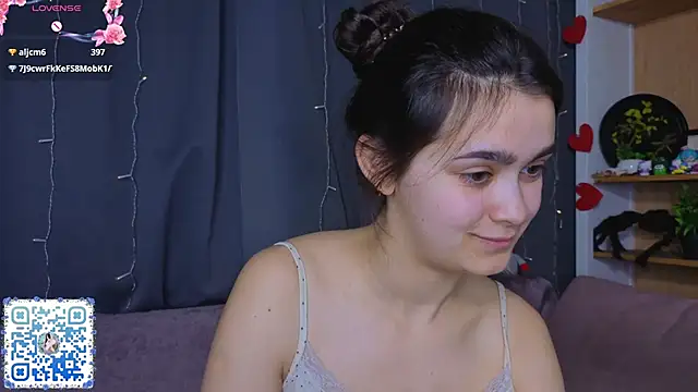 LuciKardosのウェブカメラショー