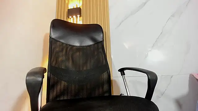 Gold_Pleasuree Webcam Show