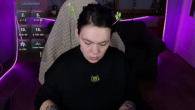 QwertyAnnie_Lbo: онлайн-секс-чат