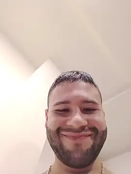 AndyKnoxx: διαδικτυακό σόου στην κάμερα