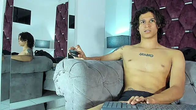 Онлайн чат XXX TonyBenedetti