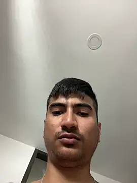 Sofia-_- Live XXX Chat