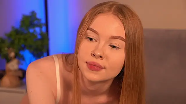 Distiavi's Webcam Show