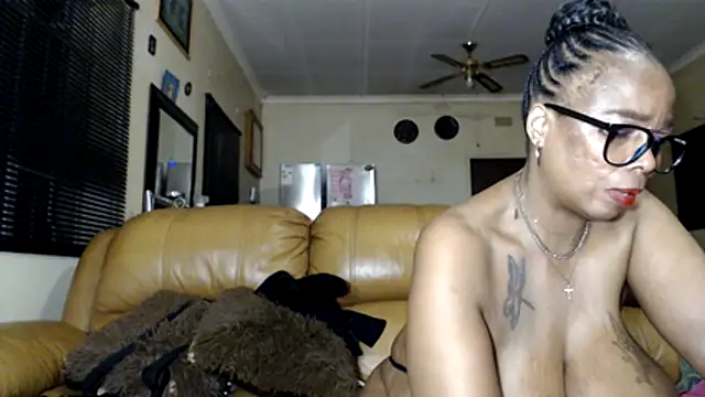 Gucci_Bx – Naživo XXX chat