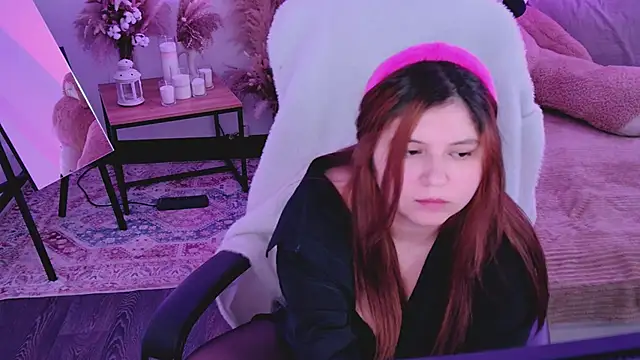 DiaAngell's Live XXX Chat