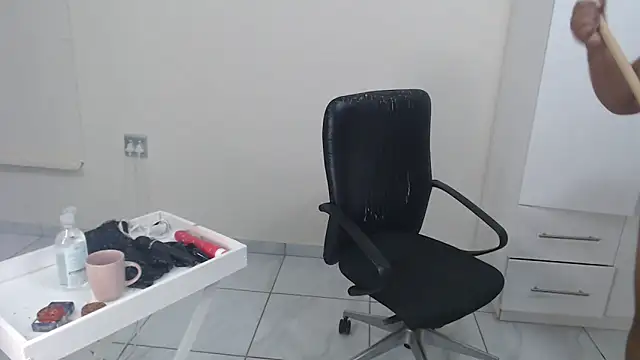 BoobsBae04 Adlı Modelin Canlı XXX Sohbeti