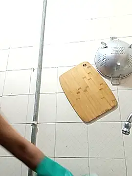 Chatroom XXX en direct de kelly_squirting