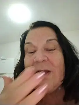 Živý XXX chat Yaya_Mineira