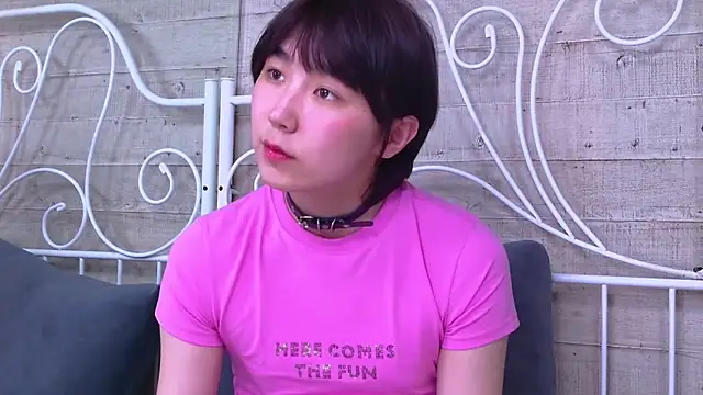 Pokazy przed kamerką – HeejinWang