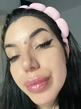 دردشة SabrinaDellyn الجنسية المباشرة