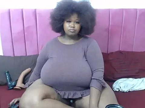 BustyBmw's Live XXX Chat