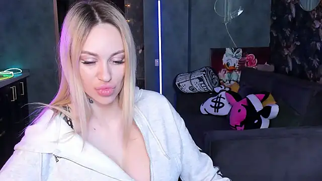 Blckmirrorr: онлайн-секс-чат