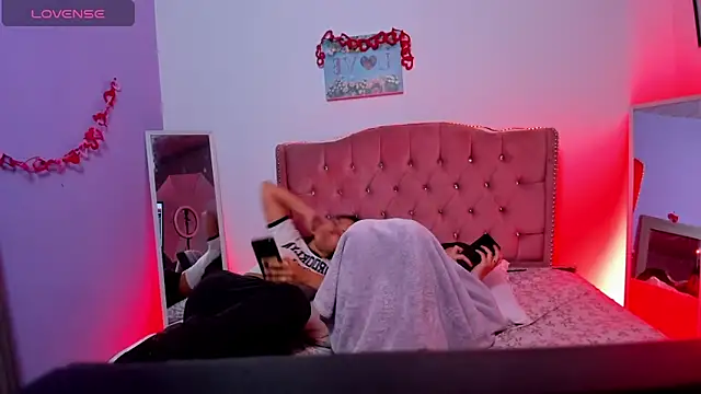 Antonella_Bratzz4's Webcam Show