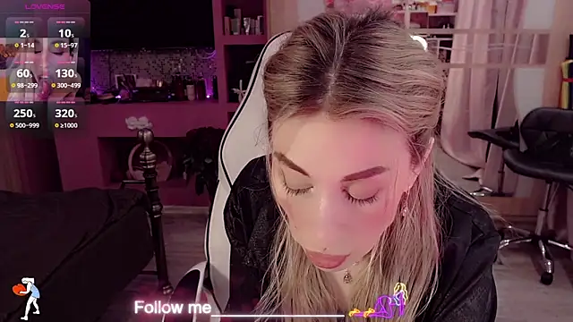 AnnieGOld_'s Live XXX Chat