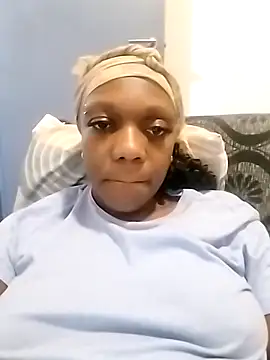 XXX chat uživo modela InnocentSlutXx