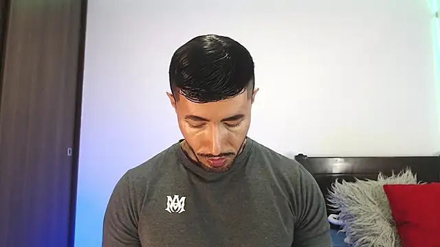 andrea_de_lucaa Show Webcam