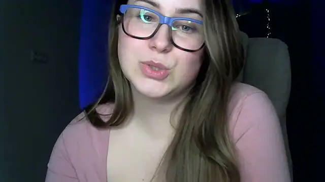 SeasonalSomeone live XXX chat