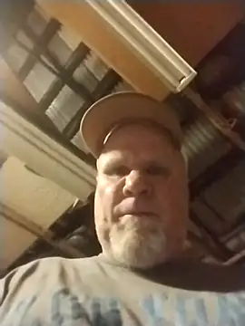 Reddog833 Show Webcam