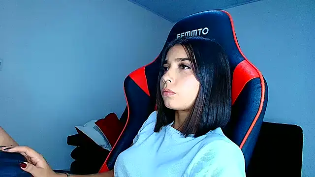 Rousse_violett's Live XXX Chat