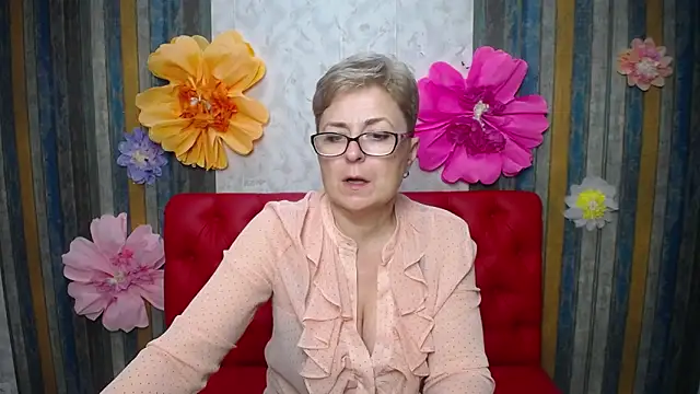 EmiliaGree's Live XXX Chat