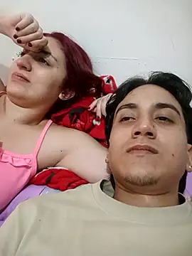 EsmeraldaNaim – Naživo XXX chat