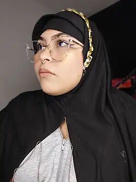 Elinaax élő XXX-chatje