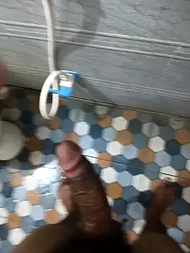 bold_guy_1234 Show in webcam