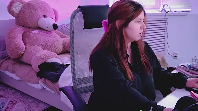 DiaAngell's Live XXX Chat