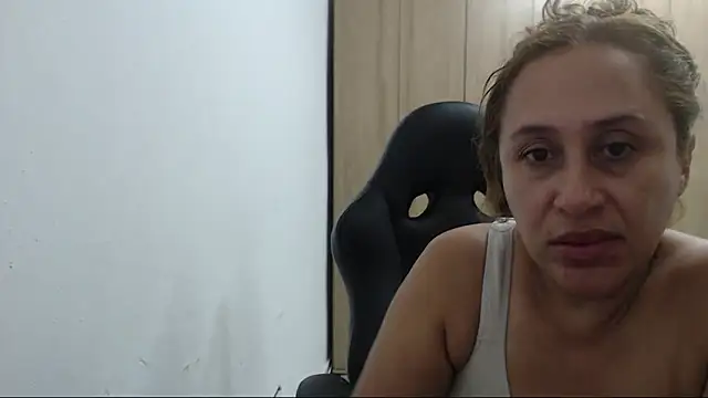 Czat XXX na żywo – RoxanaLove9