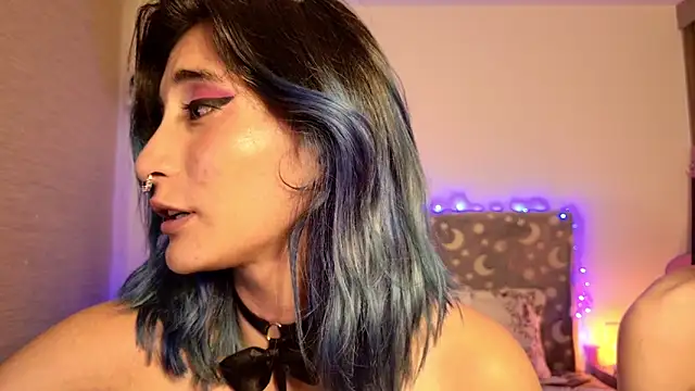 LunaisBack Webcam Show