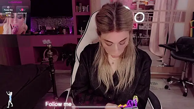 AnnieGOld_ Live XXX-Chat