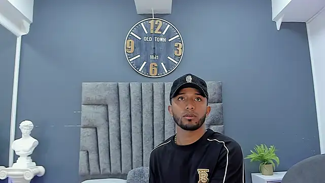 Онлайн чат XXX Robin_Rief