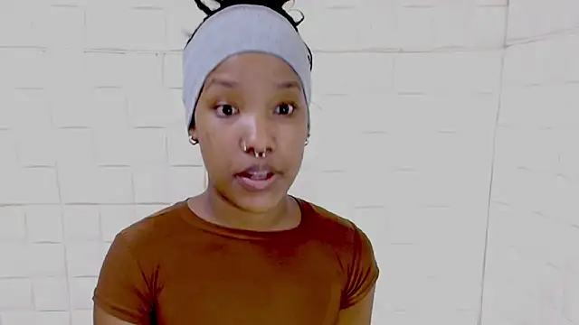 XXX chat uživo modela EroticSexyPrada